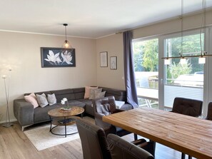 Tv, dvd-afspiller, stereoanlæg