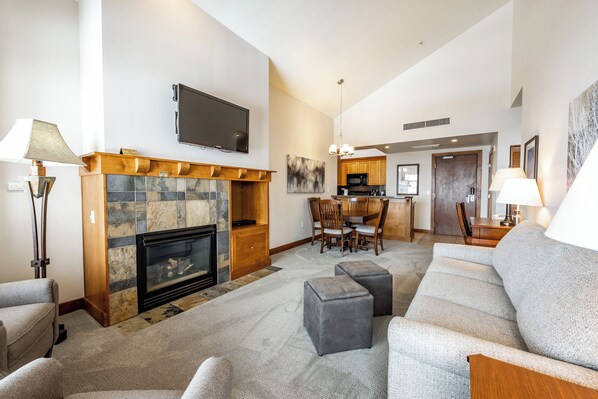 Smart TV, fireplace, DVD player
