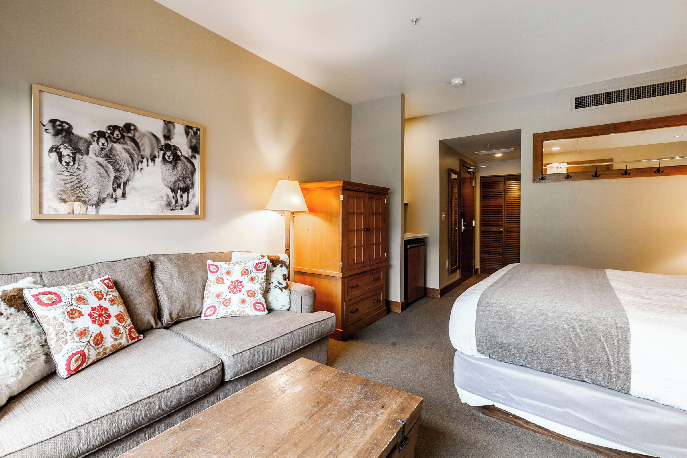 1 bedroom, desk, iron/ironing board, free WiFi