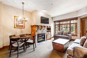 Smart TV, fireplace, DVD player - Sundial C106-B | Ski-in/Ski-out | Mountain Views | Pools & Hot Tubs | Fire Pits (Park City)