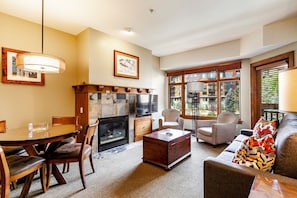 Smart TV, fireplace, DVD player