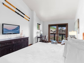 1 bedroom, desk, iron/ironing board, free WiFi - Sundial C407-A | Ski-in/Ski-out | Village Views | Pools & Hot Tubs | Fitness Room (Park City)