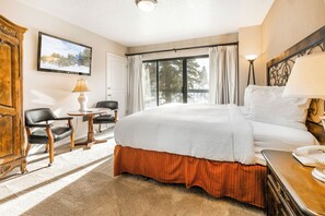 1 habitación, escritorio, tabla de planchar con plancha y wifi gratis 