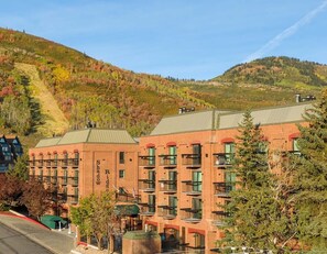 Exterior - Shadow Ridge 201-3 | Walk to Lifts | Mtn & Ski Views | Kitchen | Updated | Pool & Hot Tub (Park City)