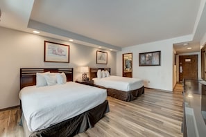 1 bedroom, desk, iron/ironing board, free WiFi - Shadow Ridge 202-1 | Walk to Lifts | Mtn Views | Food Galley | Updated | Pool & Hot Tub | Sauna (Park City)