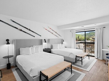 Living Space / Two Queen Beds