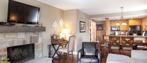 تلفزيون ذكي، مدفأة، مشغل دي في دي