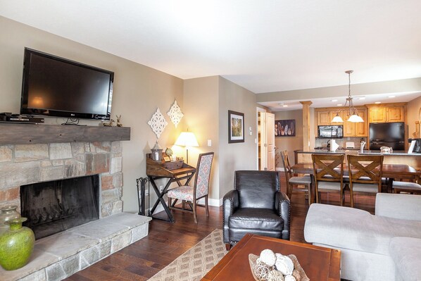Smart TV, fireplace, DVD player