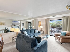 Smart-TV, Kamin, DVD-Player