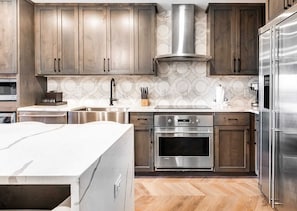 Fridge, microwave, oven, stovetop - Westgate 4311-A | Ski-In/Out | Soaking Tub | Ski Valet | Pools & Hot Tubs | Resort Amenities (Park City)