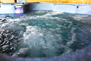 Indoor spa tub