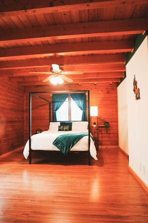 3 Schlafzimmer, Schreibtisch, Bügeleisen/Bügelbrett, kostenloses WLAN