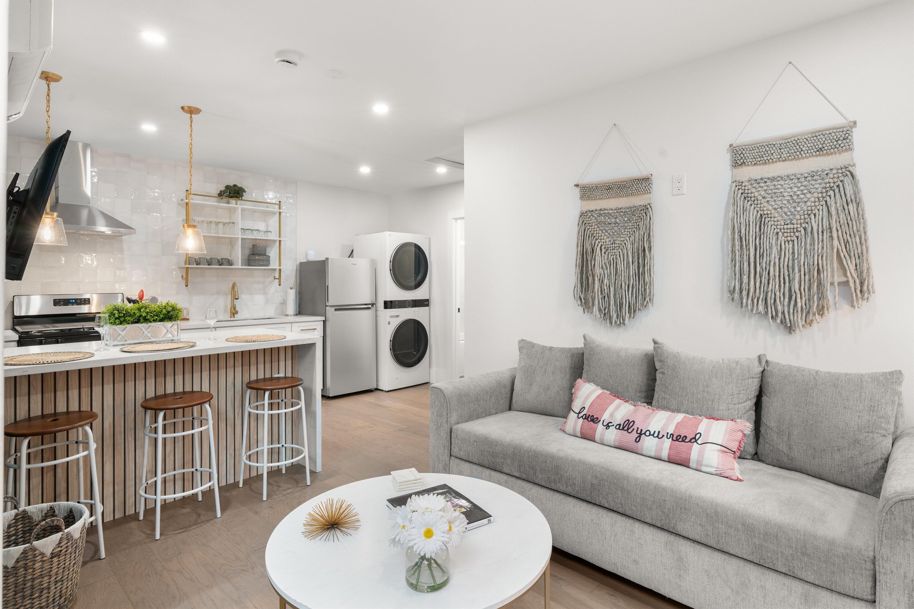 Cute 1 bedroom 4.5 miles away from Disney!
