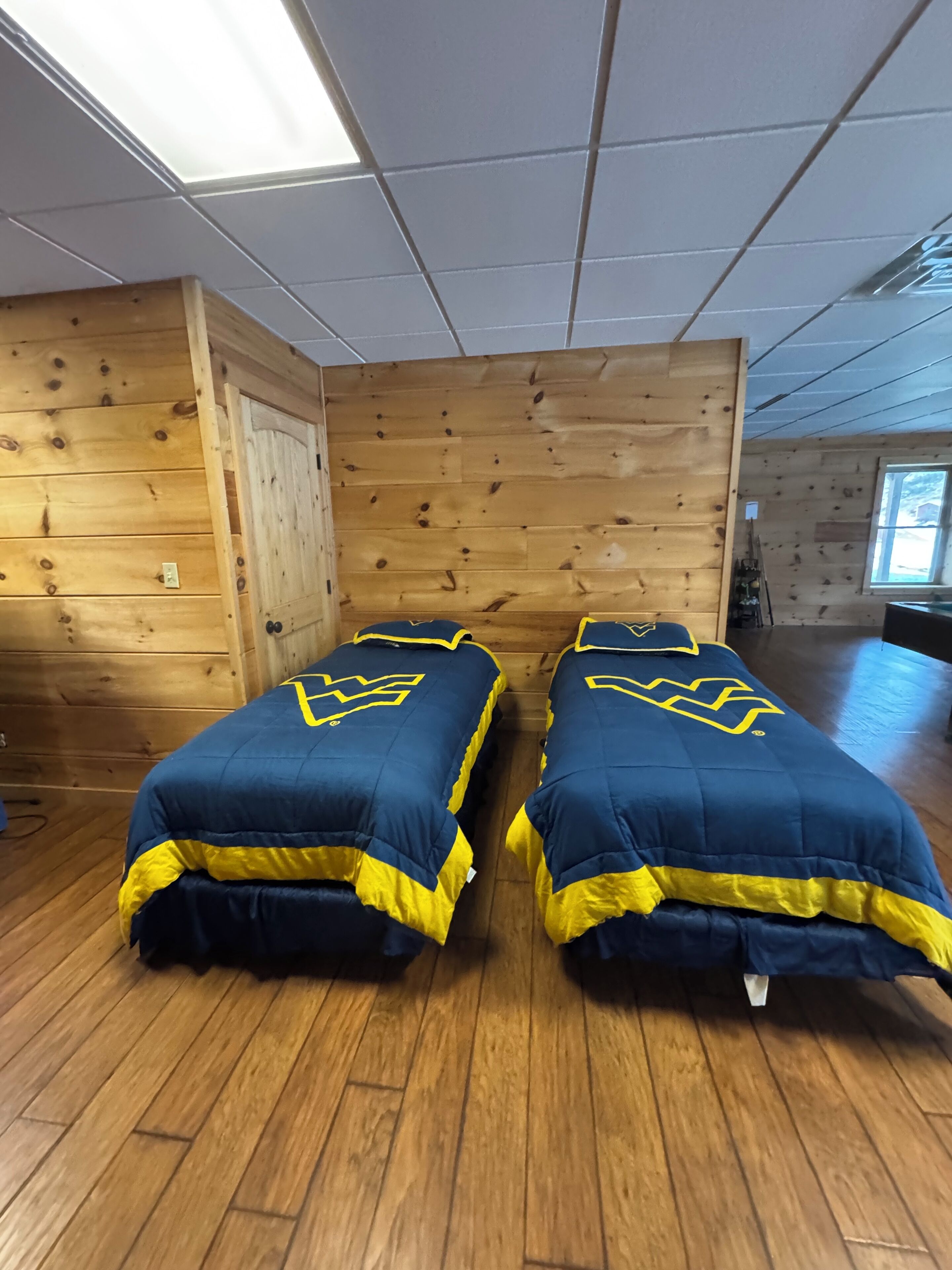 5 bedrooms, iron/ironing board, free WiFi, bed sheets