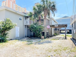 Exterior - North MB Beautiful studio across from the beach (North Myrtle Beach)
