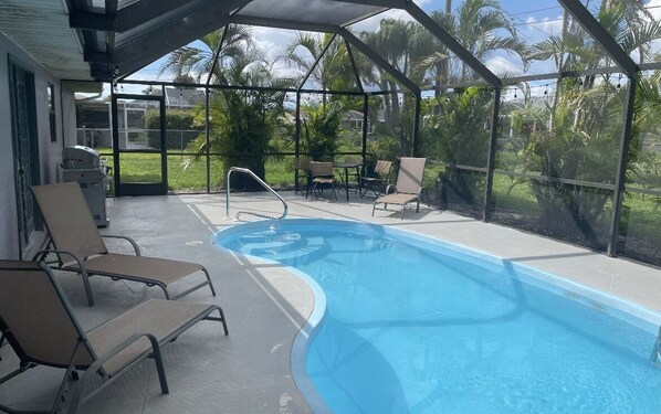 Outdoor pool, a heated pool - Southeast escape in Cape Coral  (Cape Coral)
