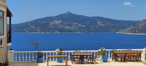 屋外ダイニングエリア