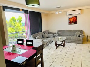 Smart-TV, Tischtennisplatte