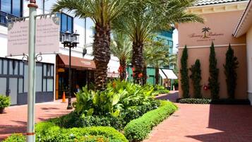 Casa (733 Reserve at Town Center) | Exterior