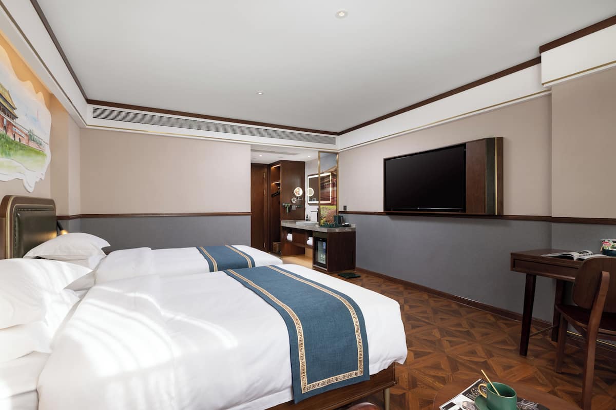Elite Twin Room | Free minibar, desk, blackout drapes, iron/ironing board