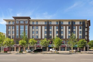 Exterior - Nostalgia S Hotel(Beijing Liangxiang University Town） (Fangshan)