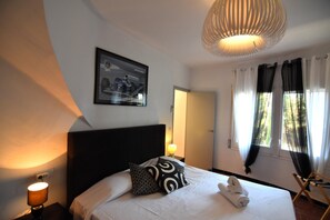 4 soverom, strykejern/-brett og internettilgang