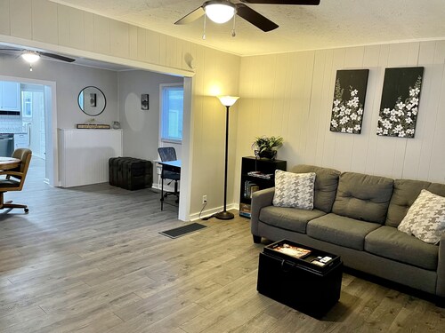 Full House minutes' walk to Memorial Stadium, Hawk Field, Haymarket/Railyard