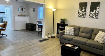 Full House minutes' walk to Memorial Stadium, Hawk Field, Haymarket/Railyard