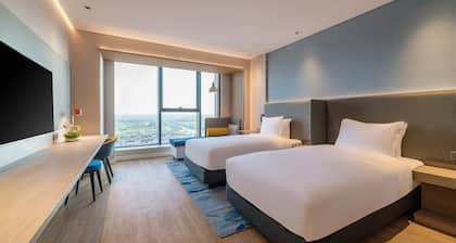 Holiday Inn Express Zhoukou Dancheng An Ihg Hotel