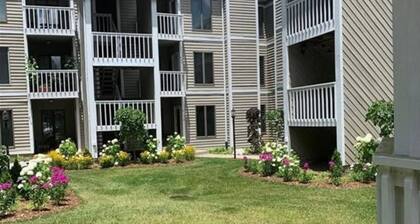The Rhodie Blowing Rock. Ground Floor Condo. 2BR 2BA Walk to Town.