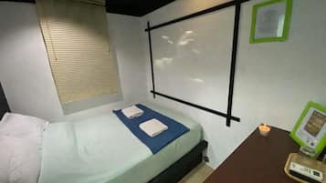 Comfort Room | Premium bedding, blackout drapes, free WiFi, bed sheets