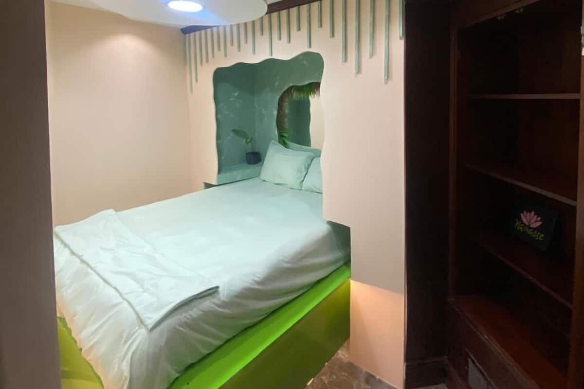 Yhden hengen perushuone | Ylelliset vuodevaatteet, pimennysverhot, ilmainen Wi-Fi, vuodevaatteet