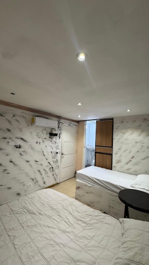 Comfort Room | Living area
