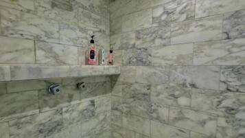 Economy Shared Dormitory | Bathroom