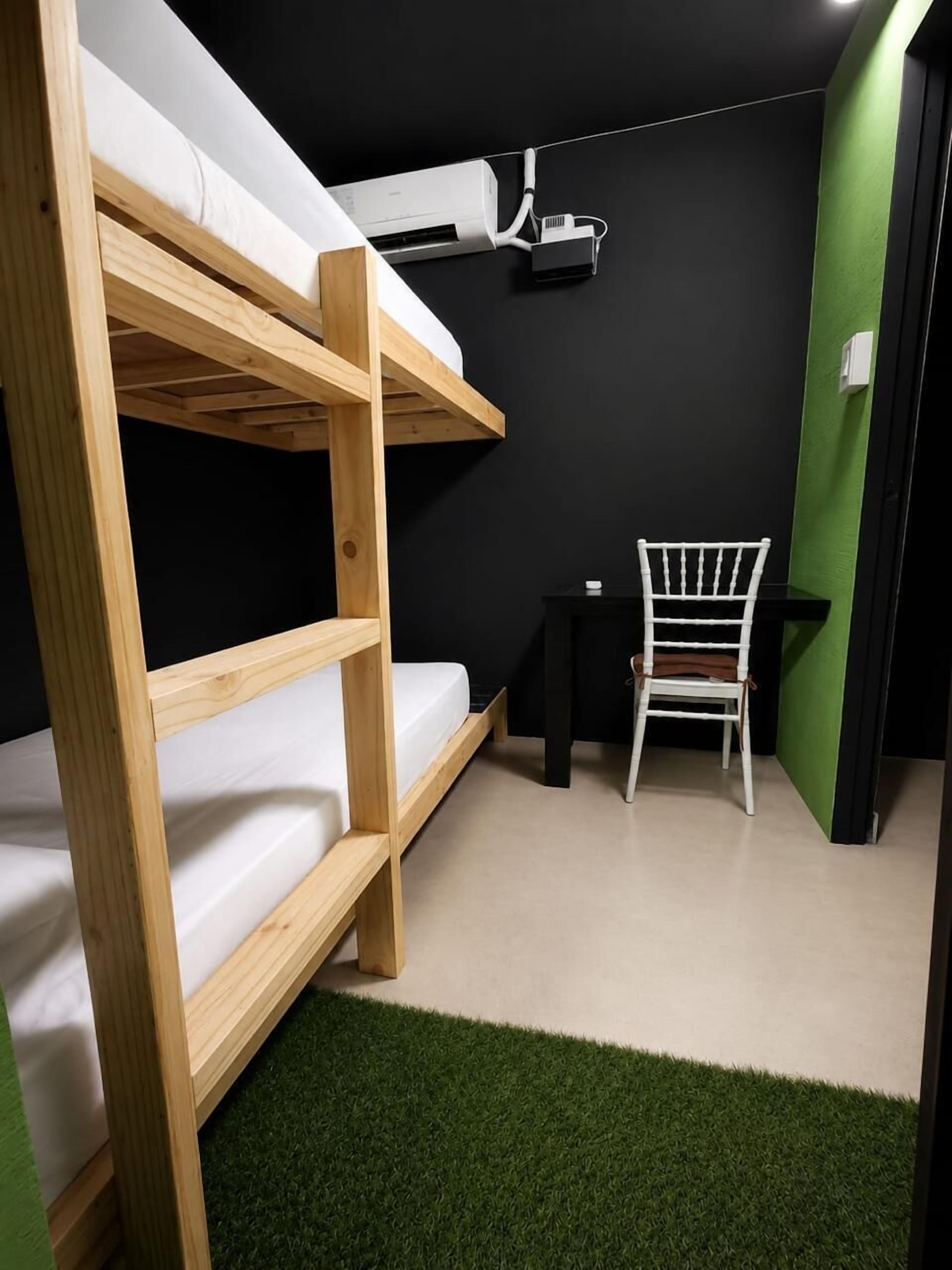 Comfort Twin Room | Blackout drapes, free WiFi, bed sheets