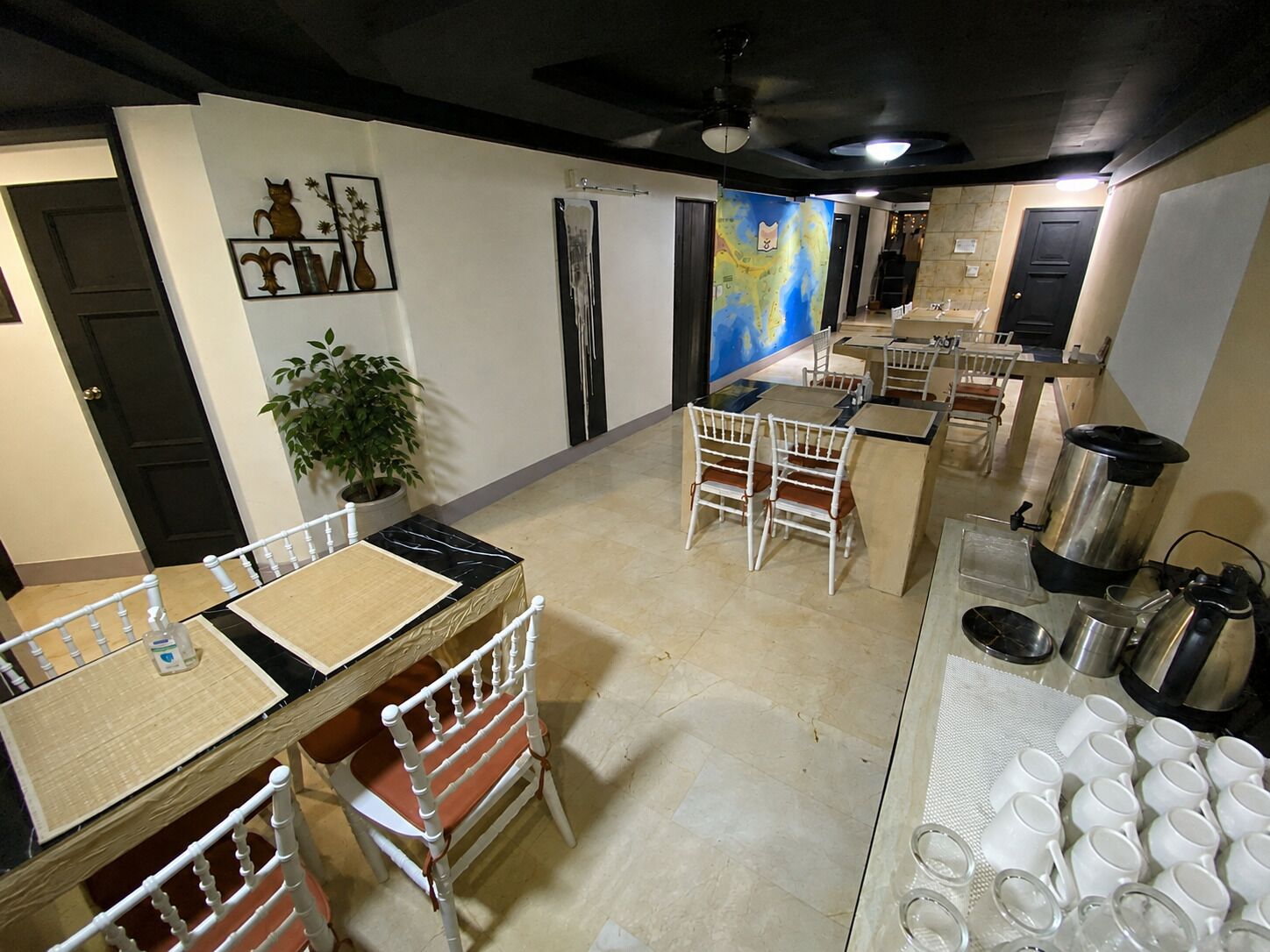 مطعم