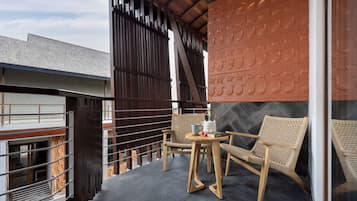 Deluxe Suite Pool View | Terraço/pátio