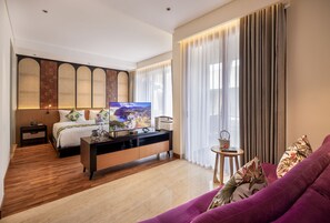 Deluxe Suite Pool View | 1 dormitorio, caja fuerte, escritorio