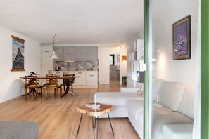 TV - Apartment 'Panorama  Todtmoos' with Mountain View, Balcony and Wi-Fi (Todtmoos)