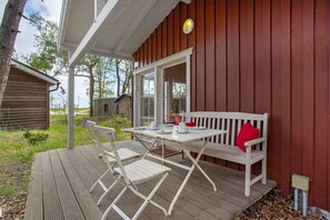 Outdoor dining - Holiday Home 'Göhrli Ferienhaus Nr 25' with Sea View (Göhren)