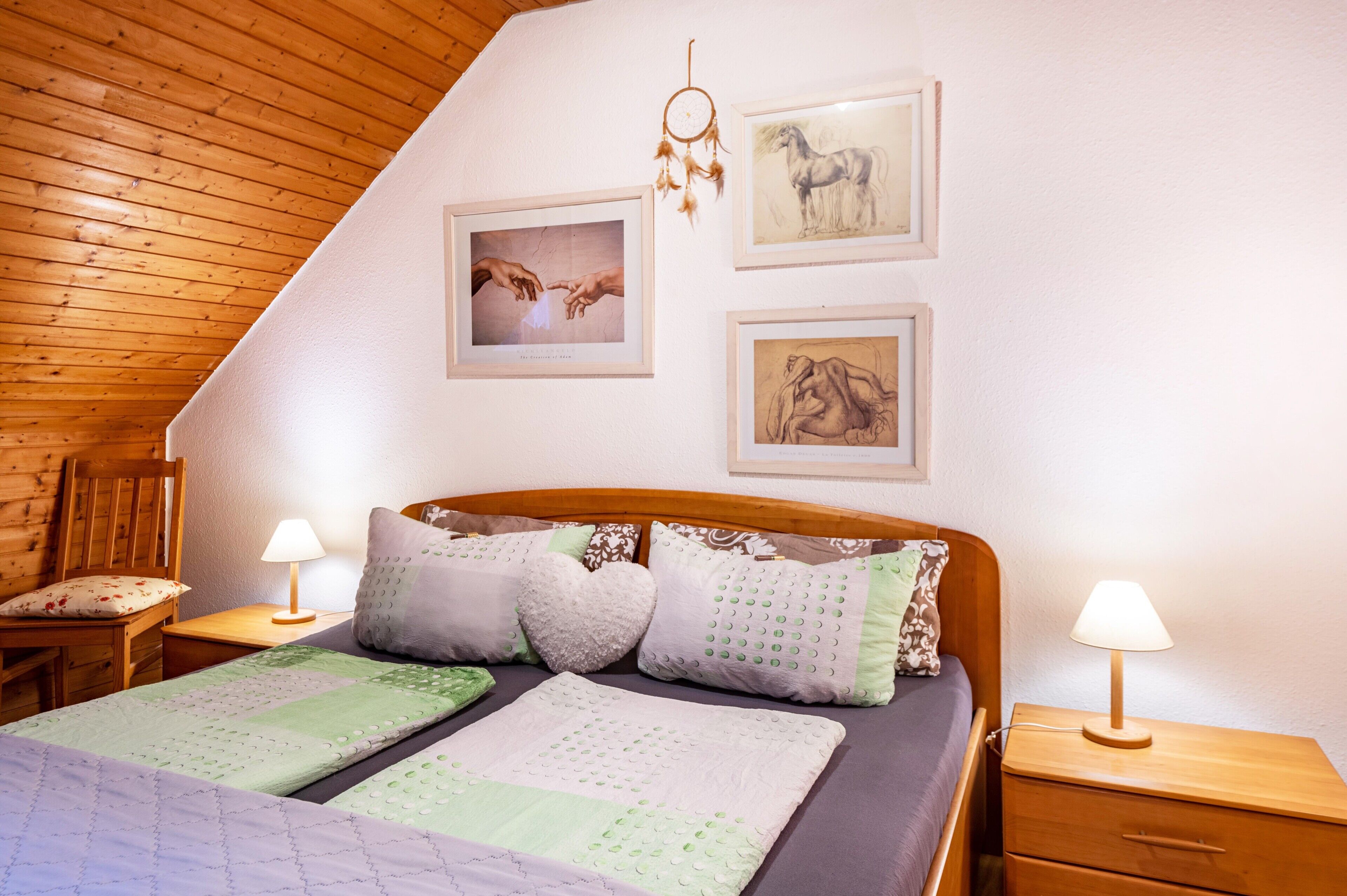 2 bedrooms, bed sheets