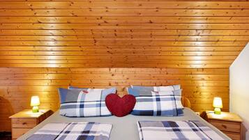 1 bedroom, bed sheets