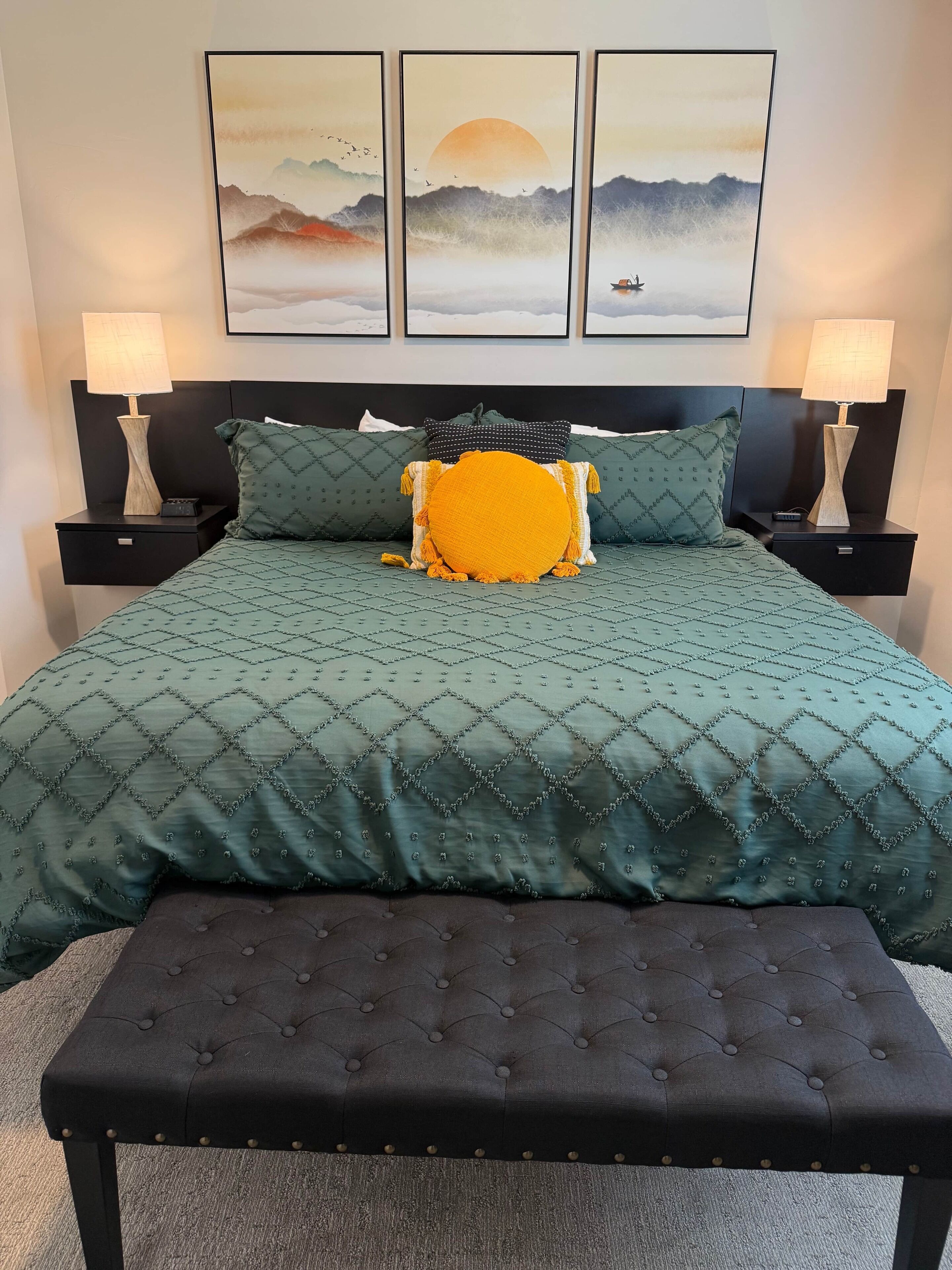 3 slaapkamers, een strijkplank/strijkijzer, wifi, beddengoed