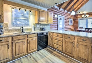 Fridge, oven, stovetop