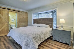 5 bedrooms, WiFi, bed sheets