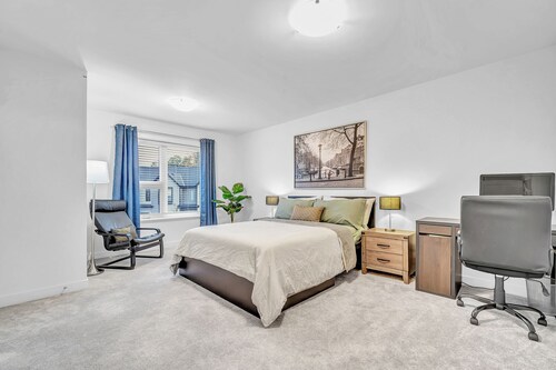 Lovely Townhouse. 5 min Fairway Station.12 min Conestoga College.14 min Waterloo