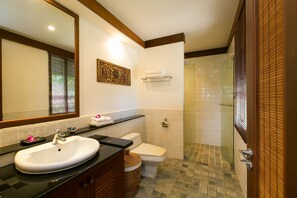 Villa | Bathroom - Katamanda villa Sooksan Near Kata Noi Beach (Karon)