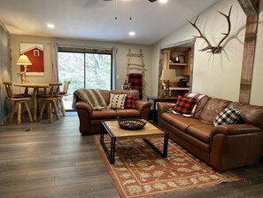 Smart TV, videojuegos, reproductor de DVD y libros 