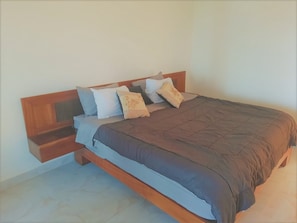 2 chambres, fer et planche à repasser, Wi-Fi, draps fournis
