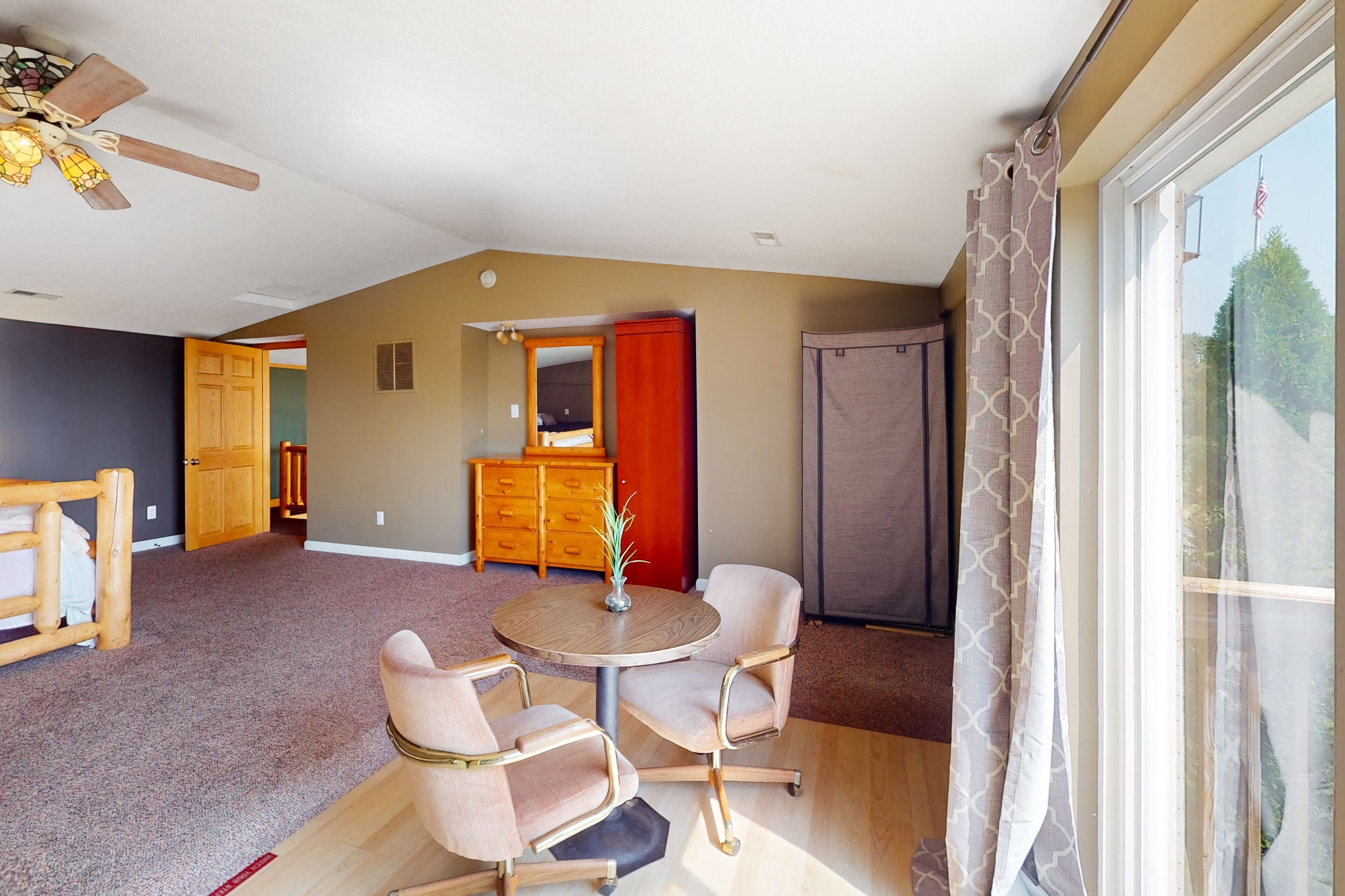 22 acres overlooking Hoosier National Forest and beautiful Lake Monroe, Bloomington, IN Vacation